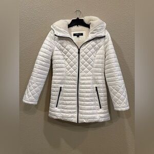 Like New Kenneth Cole New York Hooded White Quilted Puffer Jacket Faux Fur Lined